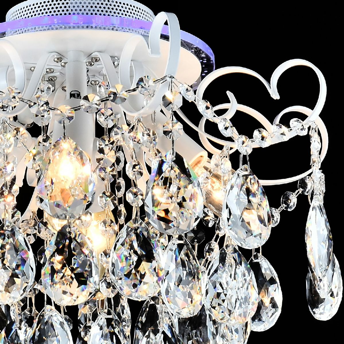 Потолочная люстра Reluce 04024-0.3-04 WH+SILVER PN+RGB Потолочная люстра Reluce 04024-0.3-04 WH+SILVER PN+RGB