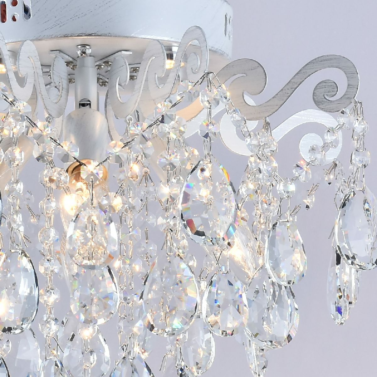 Потолочная люстра Reluce 04033-0.3-04 WH+SILVER PN Потолочная люстра Reluce 04033-0.3-04 WH+SILVER PN