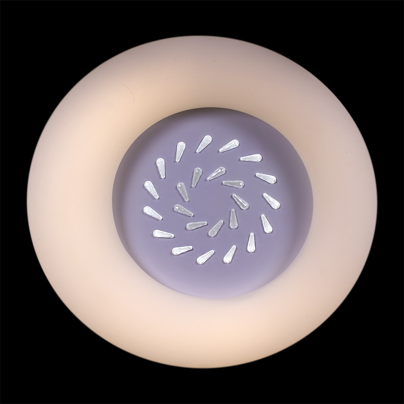 Потолочная люстра Reluce 09048-0.3-115W WT Потолочная люстра Reluce 09048-0.3-115W WT