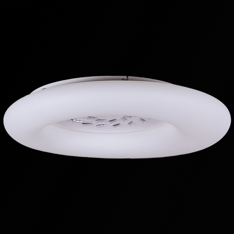 Потолочная люстра Reluce 09048-0.3-115W WT Потолочная люстра Reluce 09048-0.3-115W WT