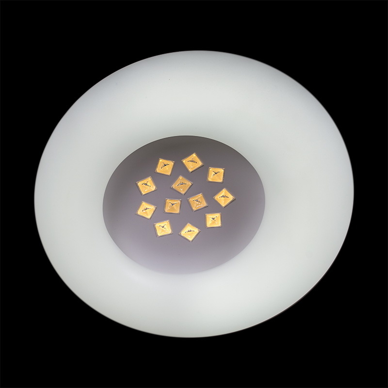 Потолочная люстра Reluce 09049-0.3-80W WT Потолочная люстра Reluce 09049-0.3-80W WT