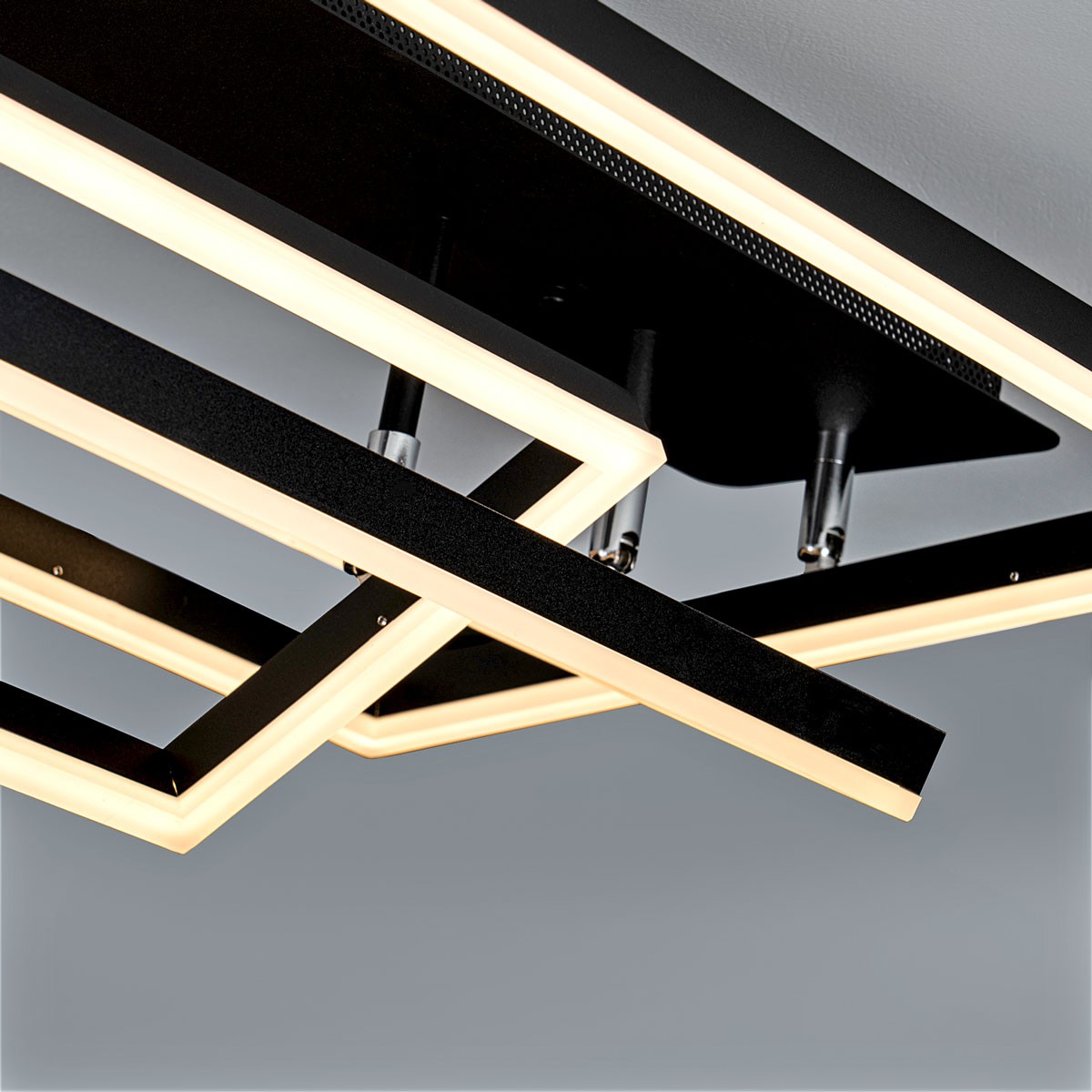 Потолочная люстра LED4U L11001-3CL ВК Потолочная люстра LED4U L11001-3CL ВК