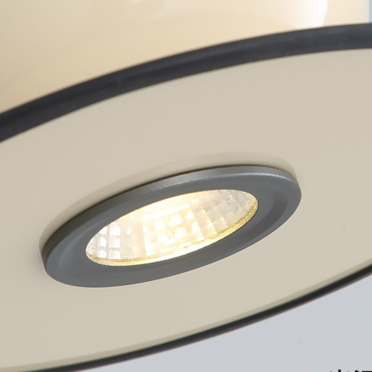 Подвесной светильник Lightera Attabad LE122L-15W Подвесной светильник Lightera Attabad LE122L-15W