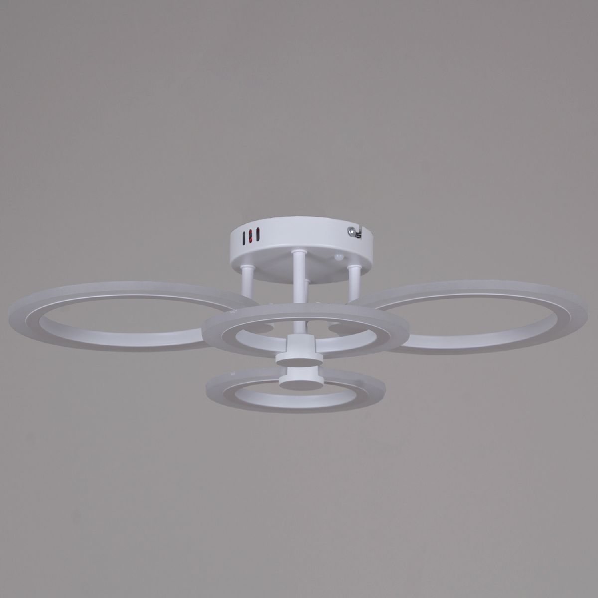 Потолочная люстра Reluce 09502-0.3-2+2 WH Потолочная люстра Reluce 09502-0.3-2+2 WH
