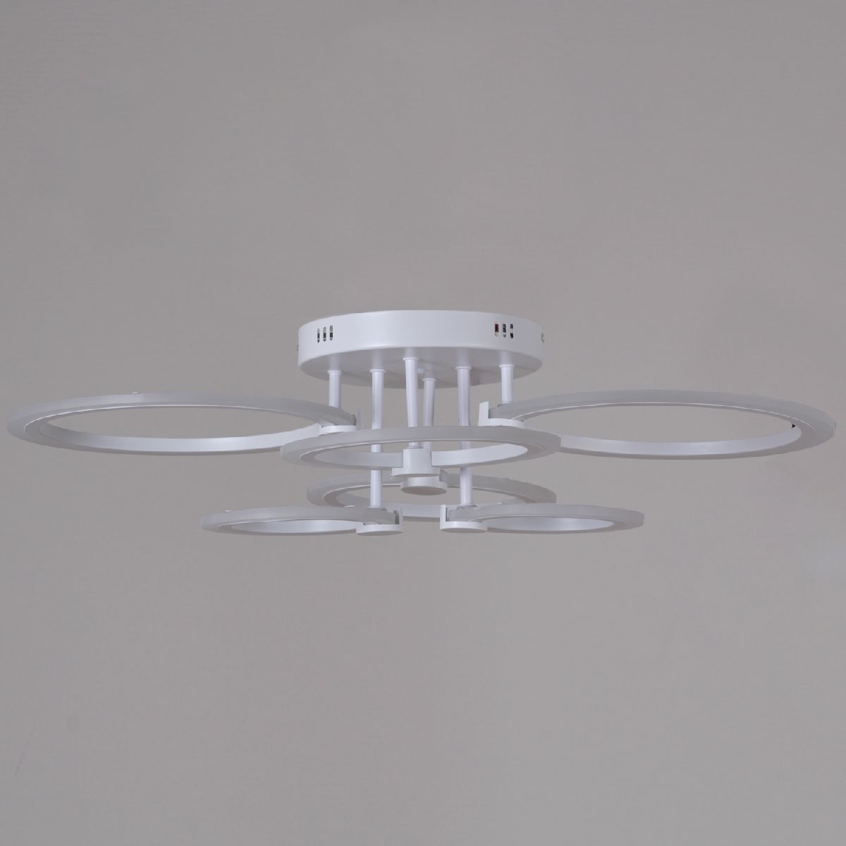Потолочная люстра Reluce 09503-0.3-06 WH Потолочная люстра Reluce 09503-0.3-06 WH