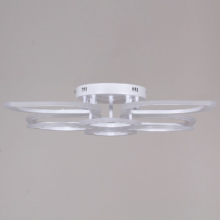 Потолочная люстра Reluce 02303-0.3-4+4 WH