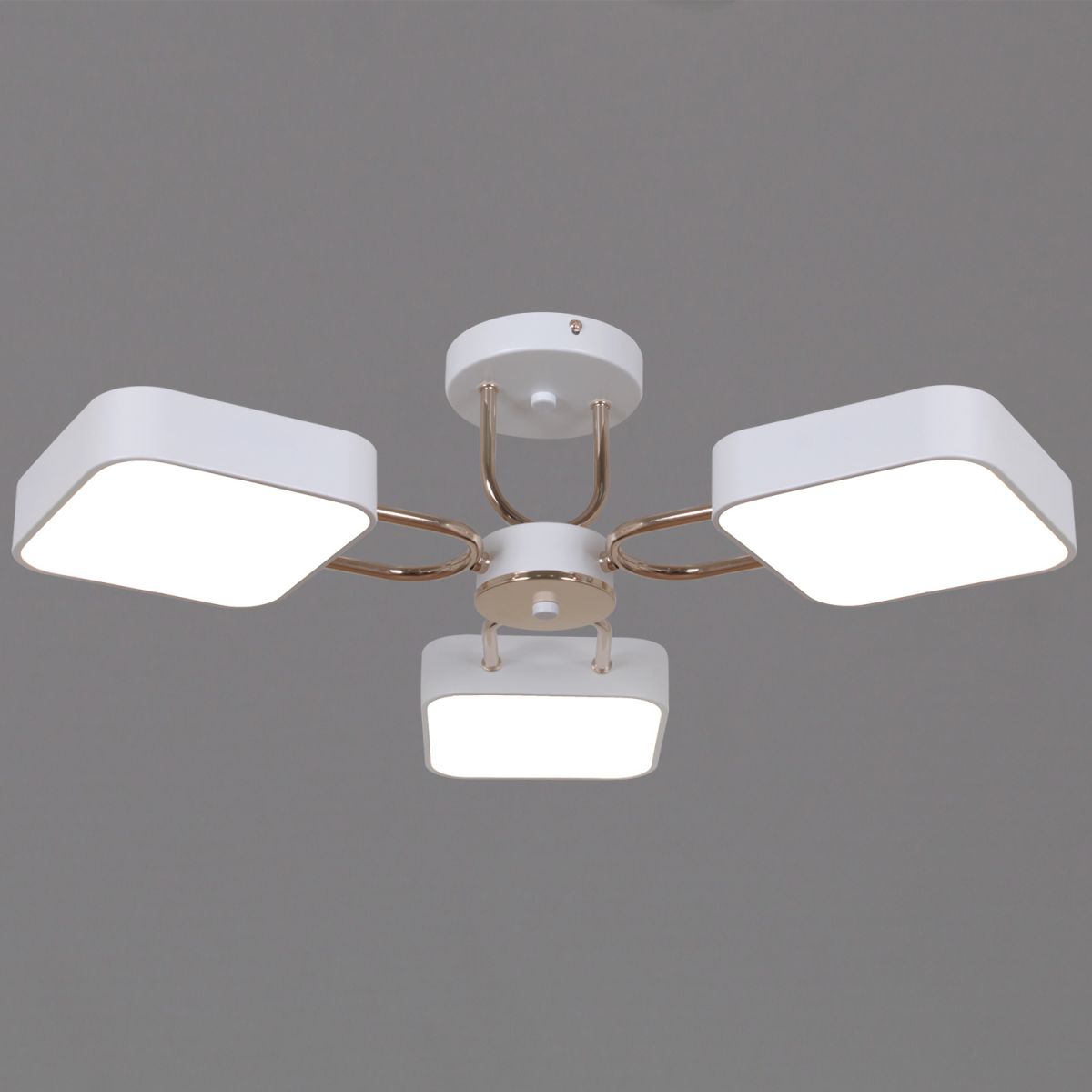 Потолочная люстра Reluce 03362-0.3-03 WH+FGD Потолочная люстра Reluce 03362-0.3-03 WH+FGD