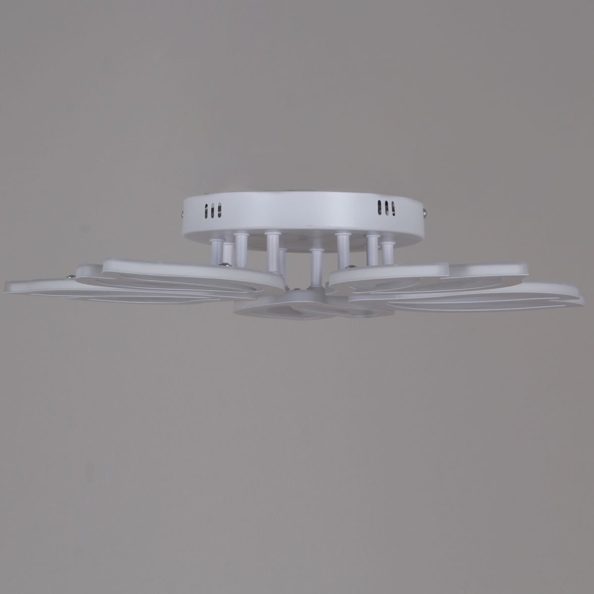 Потолочная люстра Reluce 00150-0.3-05 WH Потолочная люстра Reluce 00150-0.3-05 WH