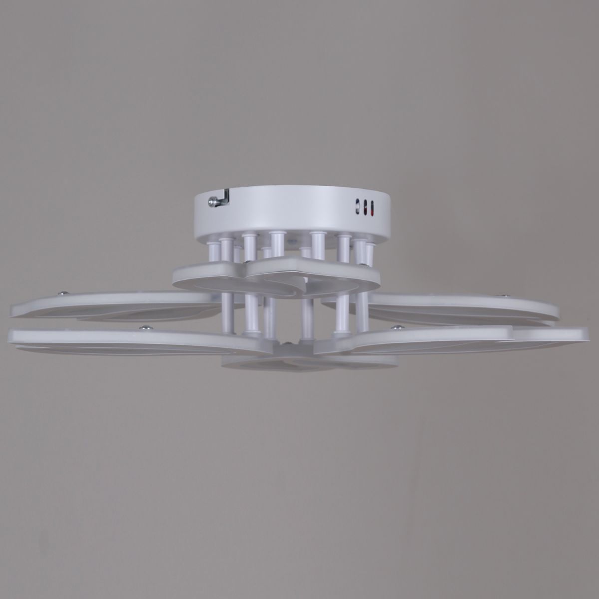 Потолочная люстра Reluce 00150-0.3-3+3 WH Потолочная люстра Reluce 00150-0.3-3+3 WH