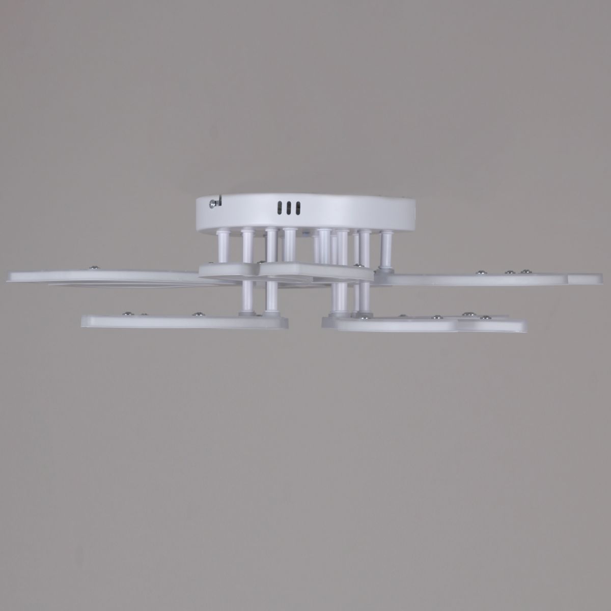 Потолочная люстра Reluce 00150-0.3-4+4 WH Потолочная люстра Reluce 00150-0.3-4+4 WH