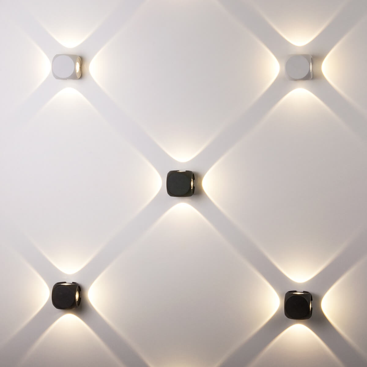 Настенный светильник Elektrostandard 1504 TECHNO LED CUBE черный 4690389147739 Настенный светильник Elektrostandard 1504 TECHNO LED CUBE черный 4690389147739