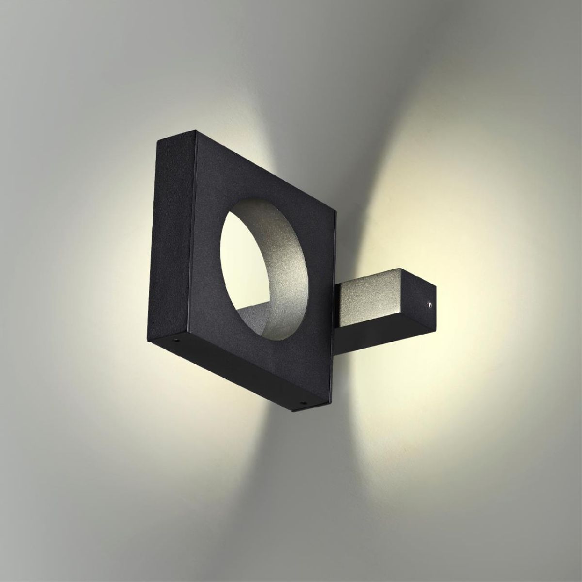 Уличный настенный светильник Odeon Light Como 6653/5WL Уличный настенный светильник Odeon Light Como 6653/5WL