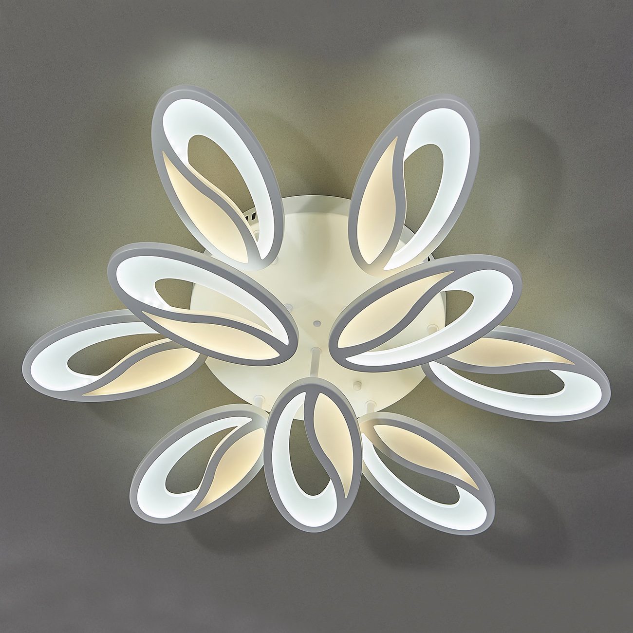 Потолочная светодиодная люстра Escada Grain 10222/9LED 139W Потолочная светодиодная люстра Escada Grain 10222/9LED 139W