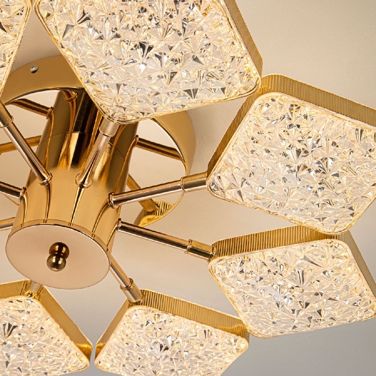 Потолочная люстра LED4U L8452-8 Потолочная люстра LED4U L8452-8