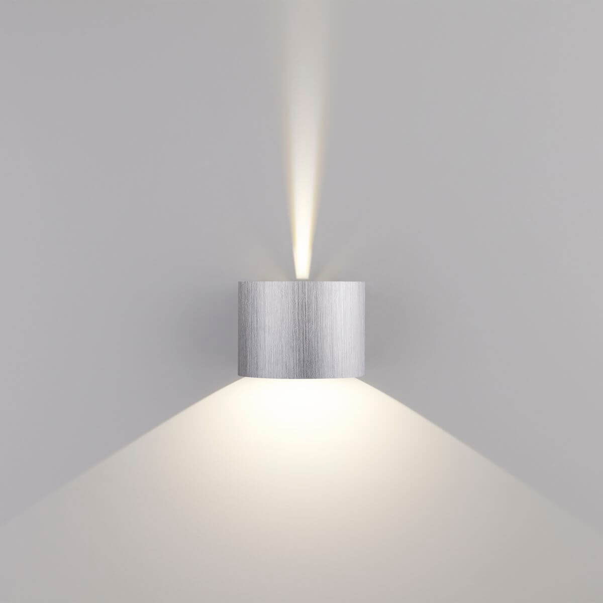 Уличный настенный светодиодный светильник Elektrostandard 1518 Techno LED BLADE алюминий 4690389154317 Уличный настенный светодиодный светильник Elektrostandard 1518 Techno LED BLADE алюминий 4690389154317