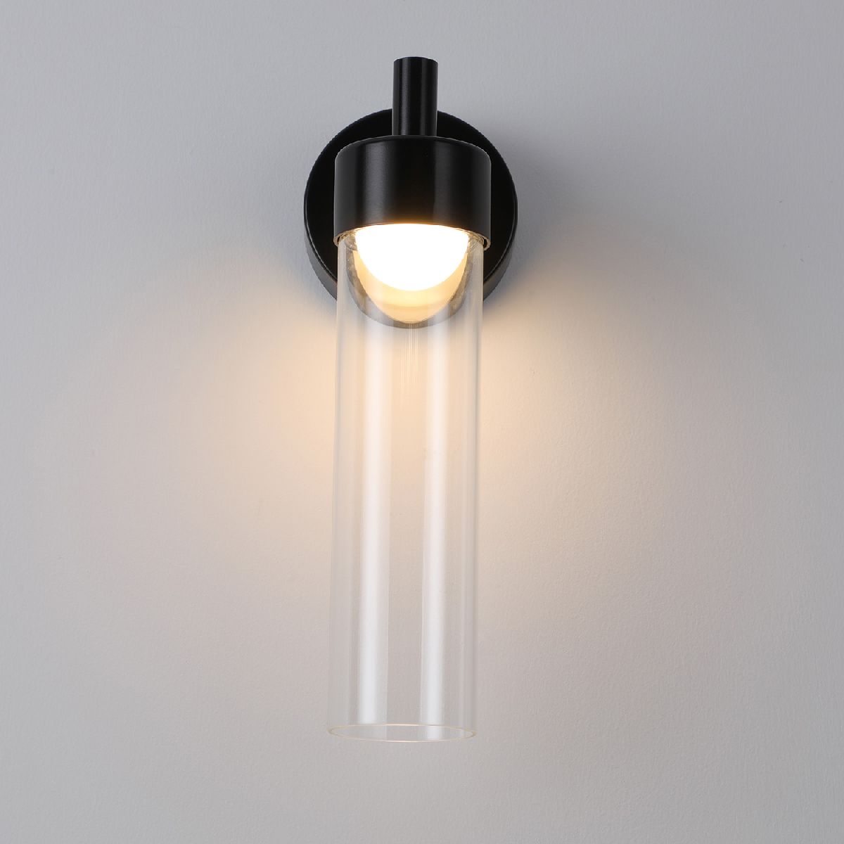 Уличный настенный светильник Favourite Outdoor 4702-1W Уличный настенный светильник Favourite Outdoor 4702-1W