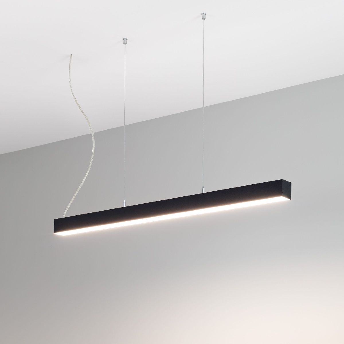 Линейный подвесной светильник Arlight SP-LINE-HANG-5050-L960-32W Day4000 (BK, 120 deg, 230V) IP33 047215 Линейный подвесной светильник Arlight SP-LINE-HANG-5050-L960-32W Day4000 (BK, 120 deg, 230V) IP33 047215