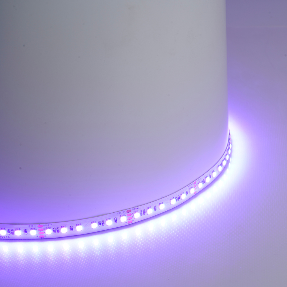 Светодиодная лента Feron LS501 24В 5050 11Вт/м RGB 5м IP20 51823 Светодиодная лента Feron LS501 24В 5050 11Вт/м RGB 5м IP20 51823