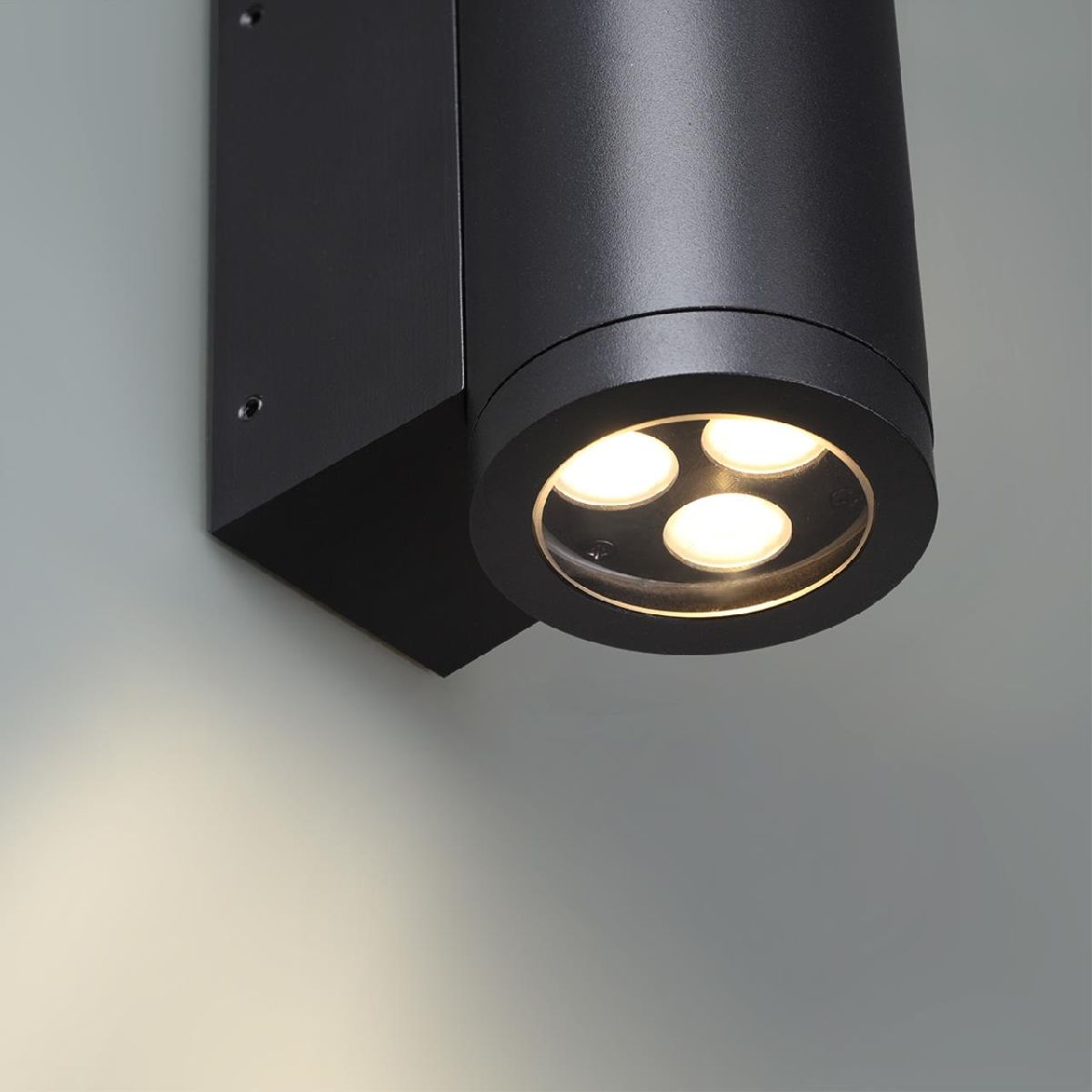 Уличный настенный светильник Odeon Light Long 7071/7WL Уличный настенный светильник Odeon Light Long 7071/7WL