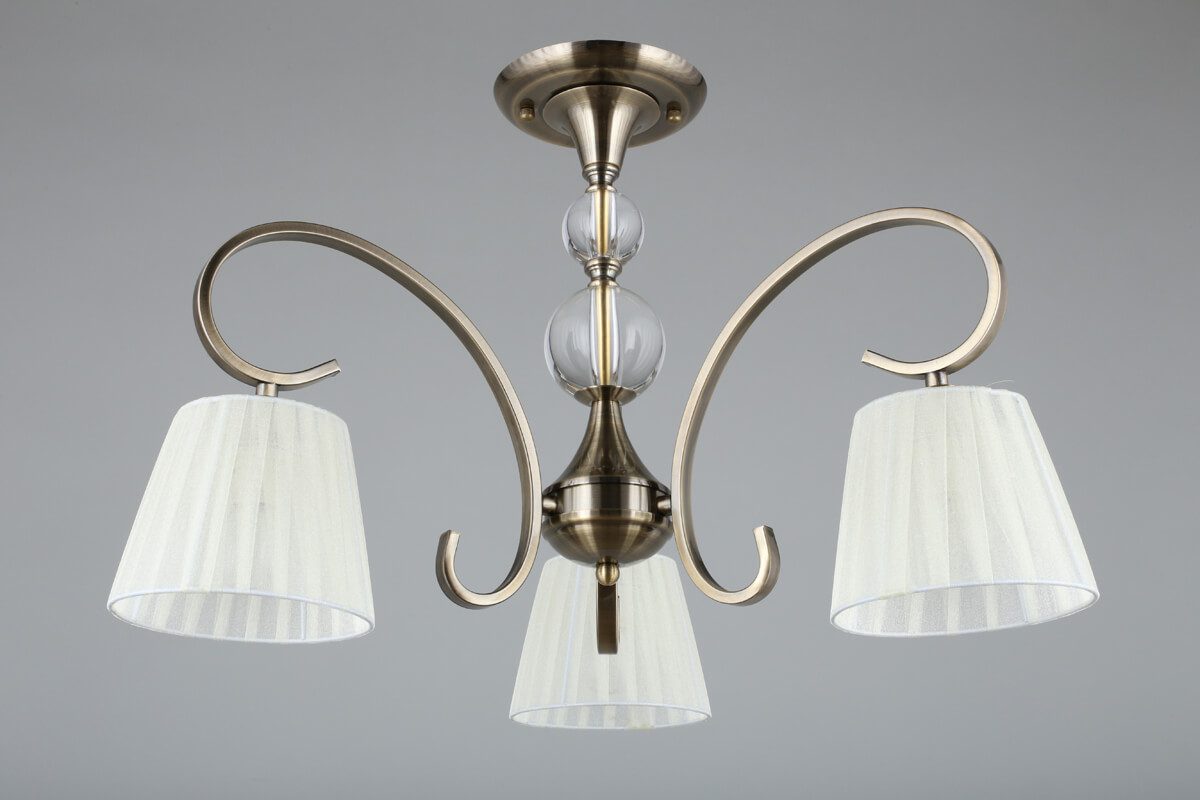 Потолочная люстра Omnilux Laveno OML-56103-03 Потолочная люстра Omnilux Laveno OML-56103-03