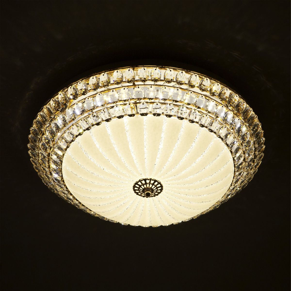 Потолочный светильник LED4U L1101-550 GD Потолочный светильник LED4U L1101-550 GD