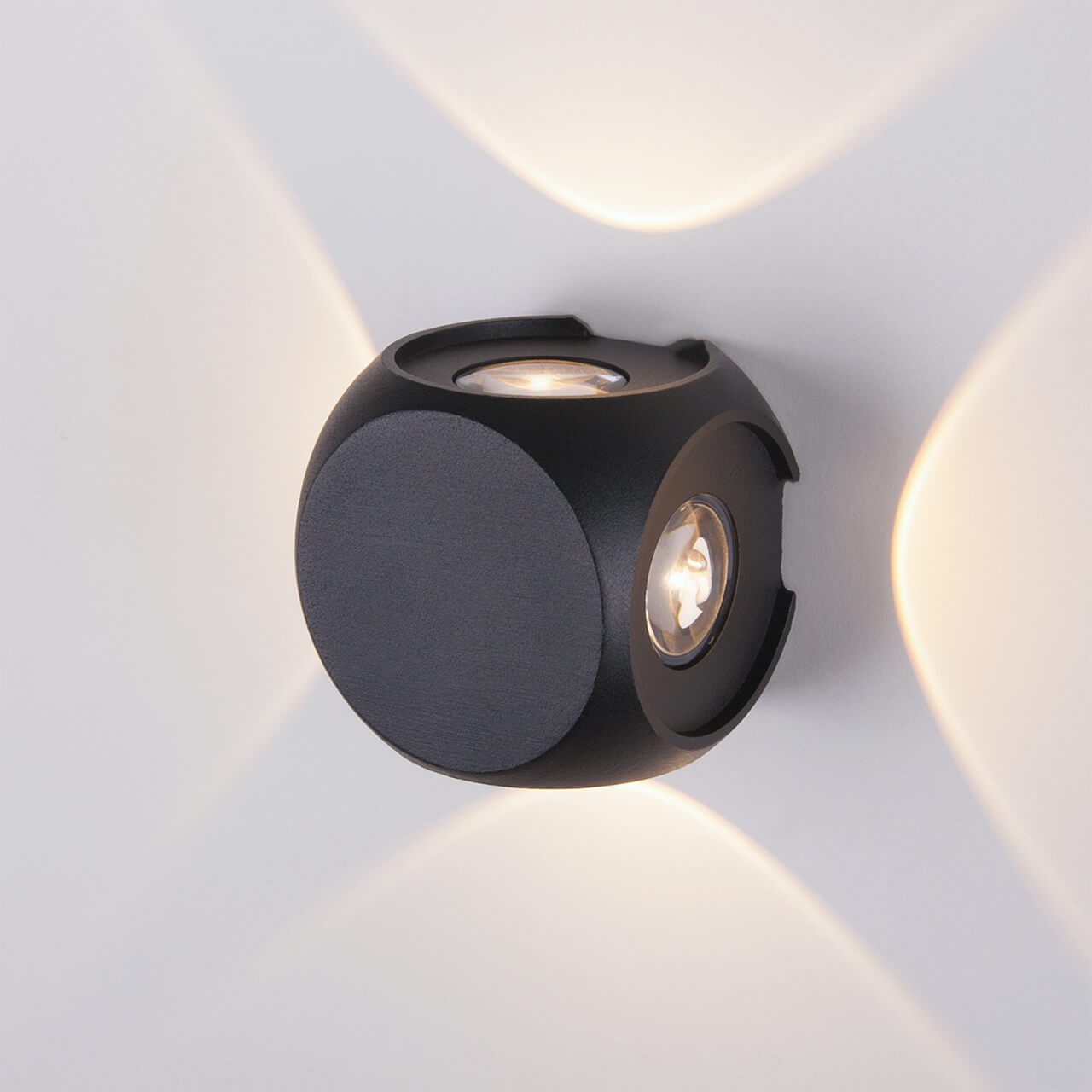 Настенный светильник Elektrostandard 1504 TECHNO LED CUBE черный 4690389147739 Настенный светильник Elektrostandard 1504 TECHNO LED CUBE черный 4690389147739