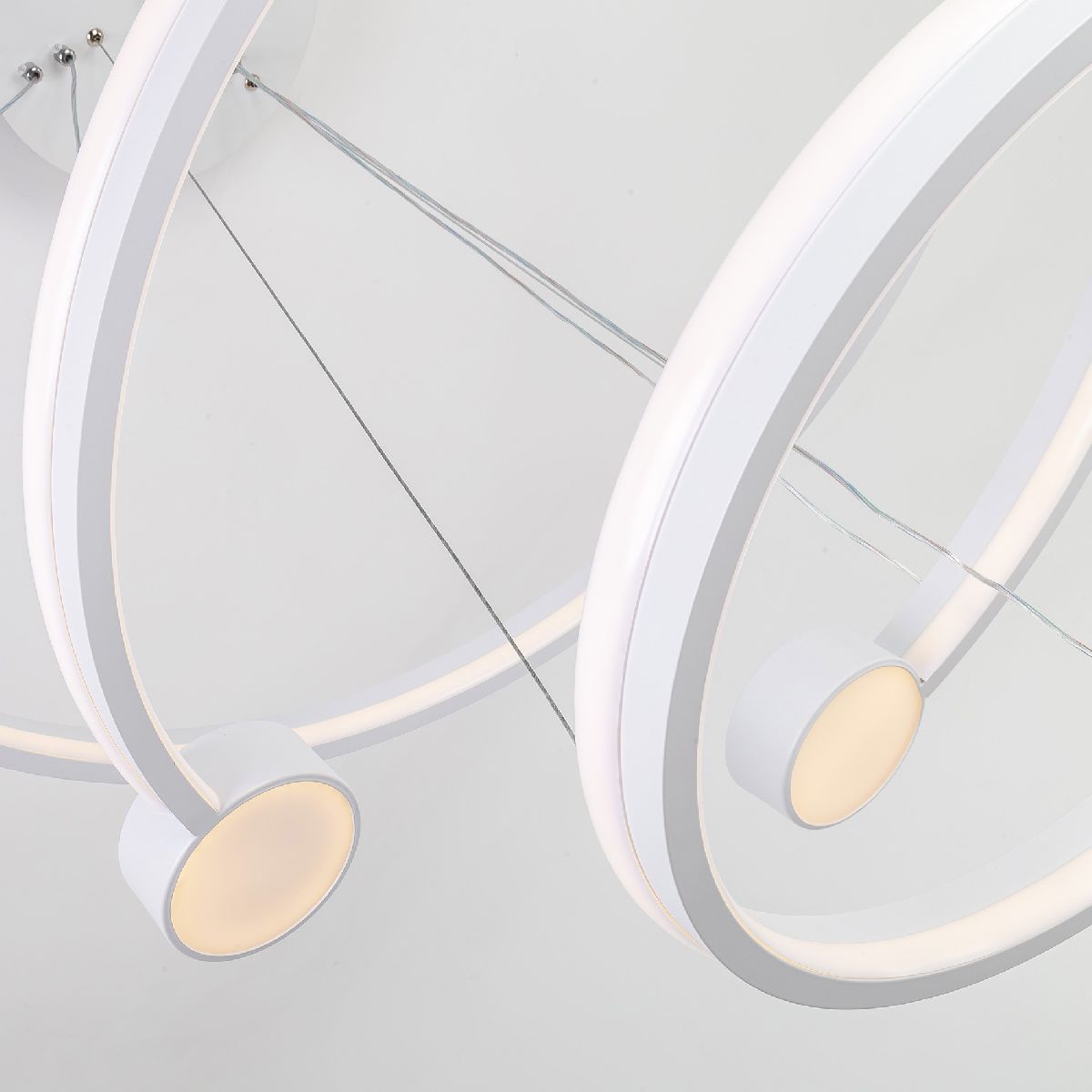 Подвесная люстра LED4U L7100-3 WТ Подвесная люстра LED4U L7100-3 WТ