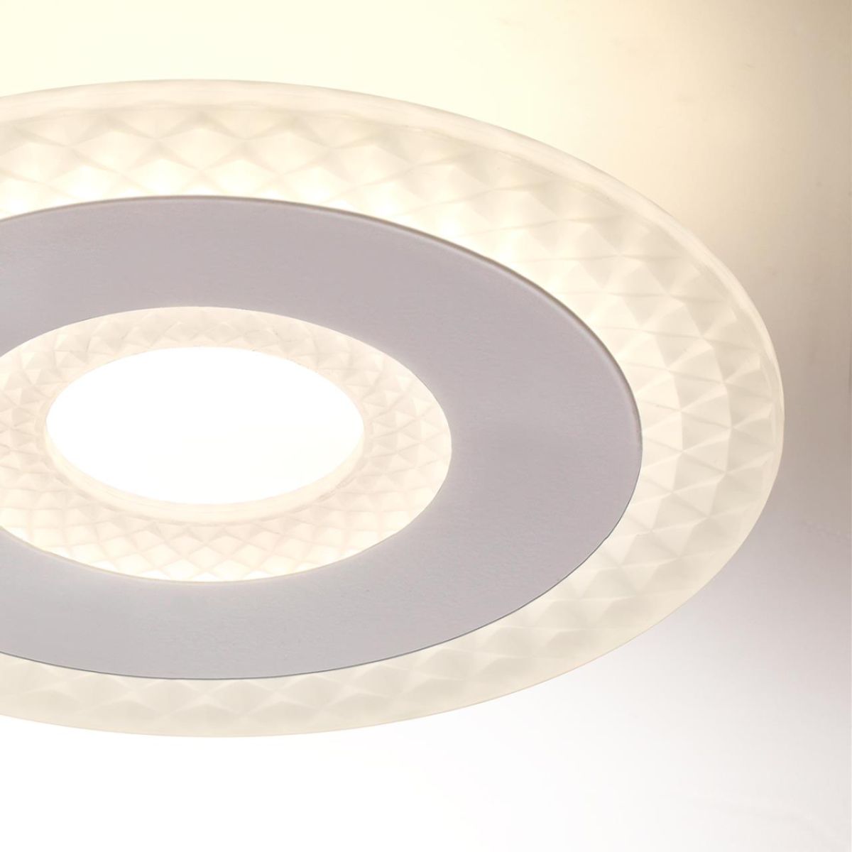Потолочная люстра Lumion Ledio Vandy 8016/70CL Потолочная люстра Lumion Ledio Vandy 8016/70CL