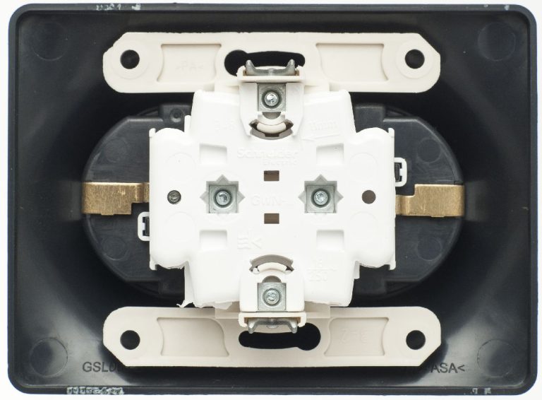 Розетка 2-ая с/з со шторками, 16А (в сборе) Systeme Electric Glossa Антрацит GSL000726