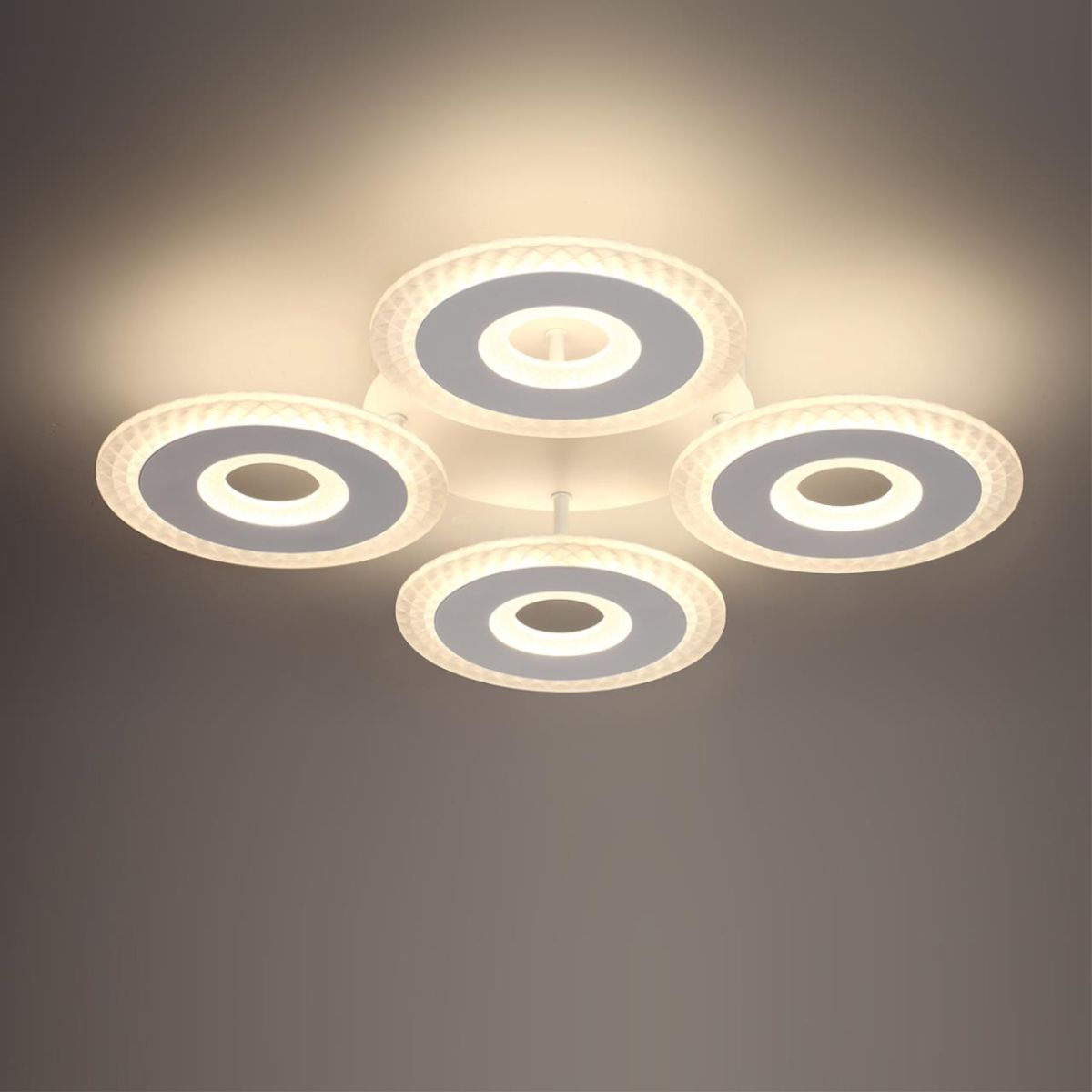 Потолочная люстра Lumion Ledio Vandy 8016/70CL Потолочная люстра Lumion Ledio Vandy 8016/70CL