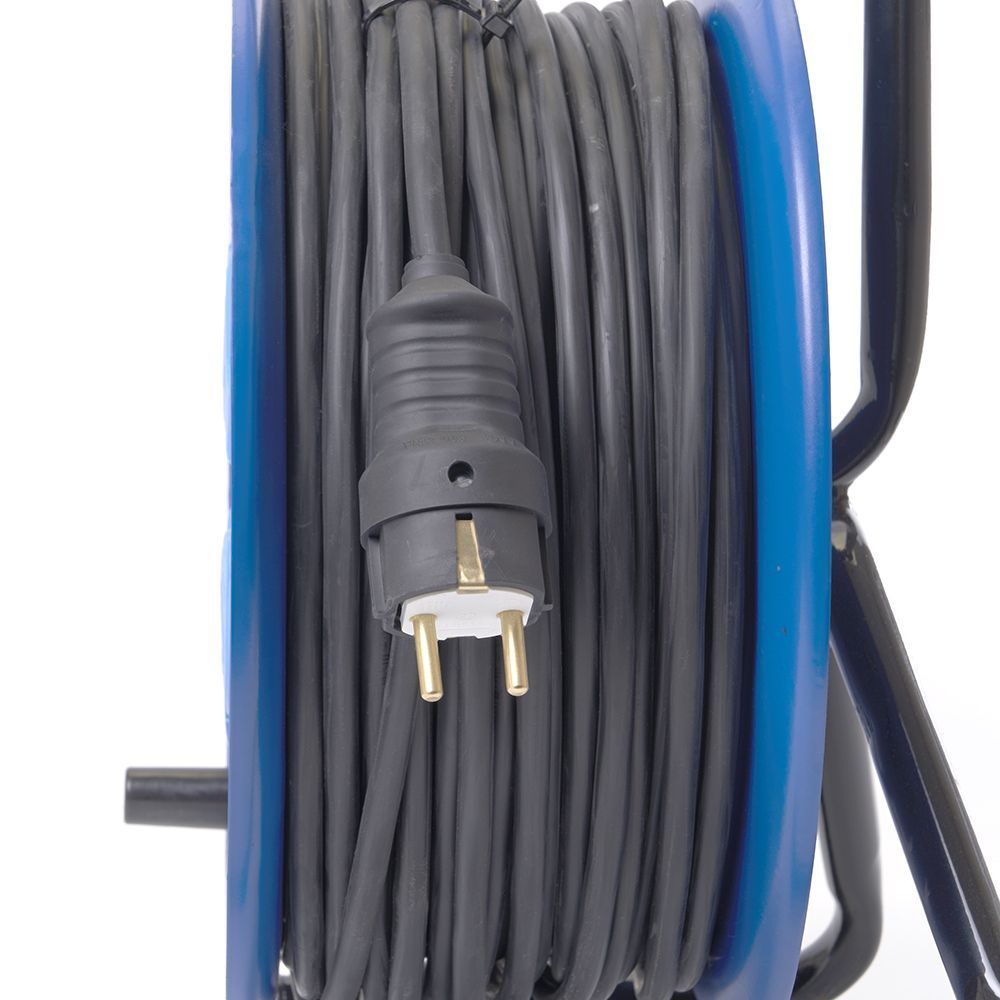 Удлинитель на металлической катушке 4-местный Stekker PRF02-41-50 50м 39297 Удлинитель на металлической катушке 4-местный Stekker PRF02-41-50 50м 39297