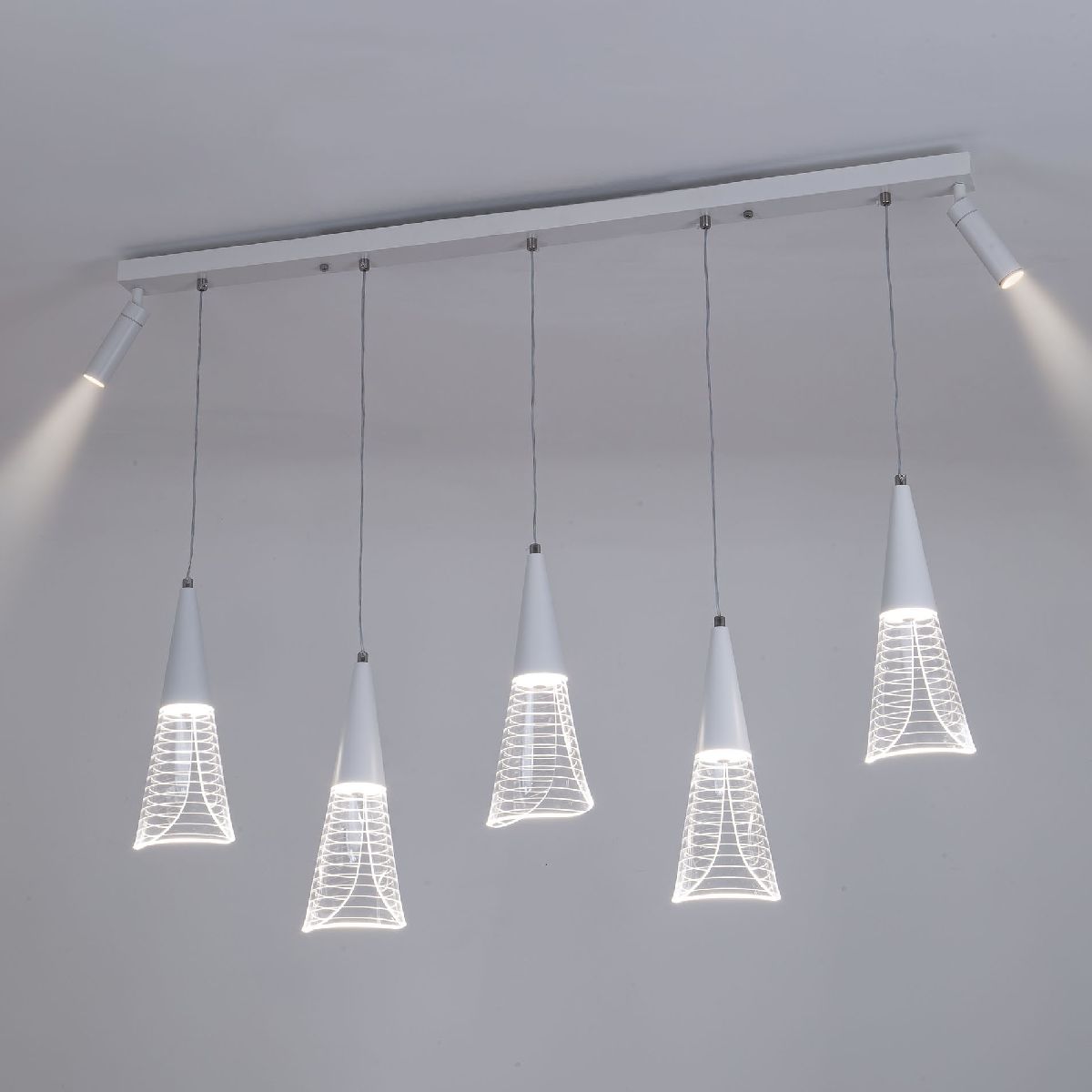 Подвесная люстра LED4U L7105-7 WТ Подвесная люстра LED4U L7105-7 WТ