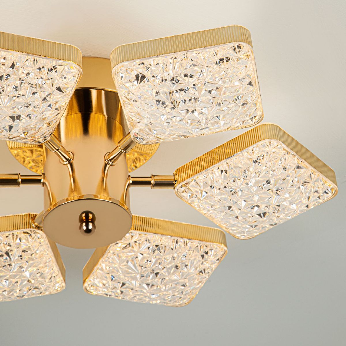 Потолочная люстра LED4U L8452-6 Потолочная люстра LED4U L8452-6