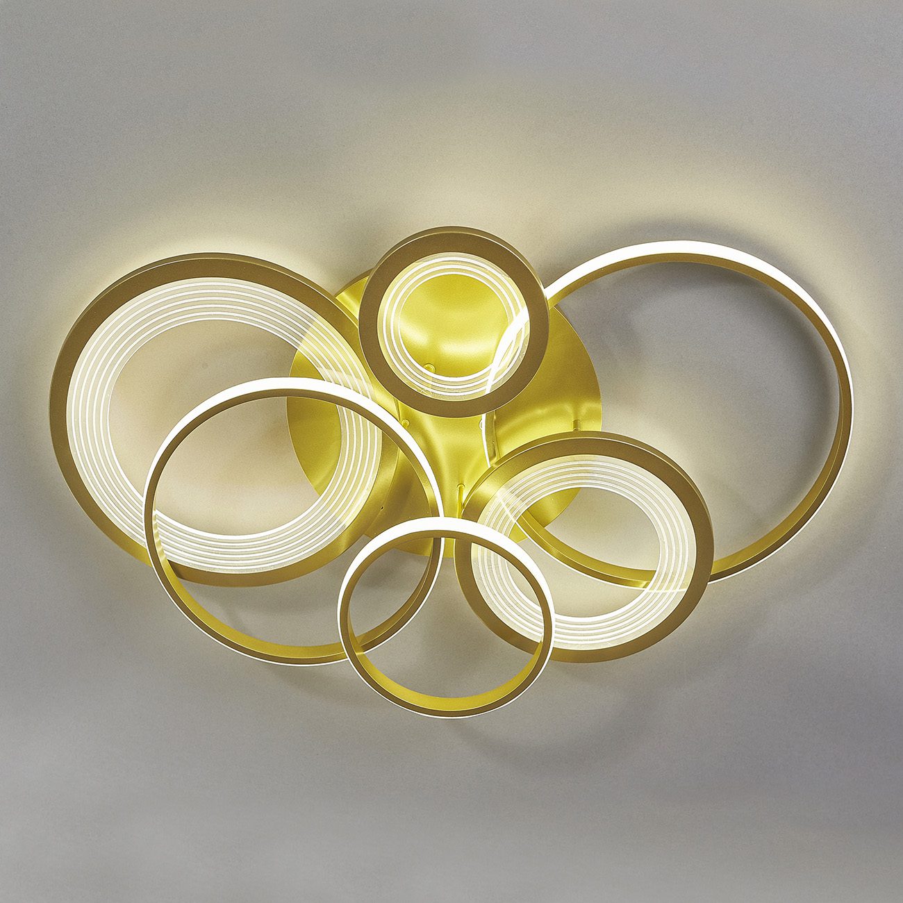 Потолочная светодиодная люстра Escada 10248/6 LED Потолочная светодиодная люстра Escada 10248/6 LED