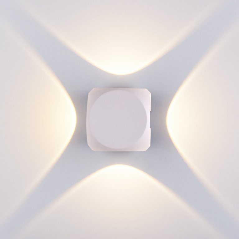 Настенный светильник Elektrostandard 1504 TECHNO LED CUBE белый 4690389147722