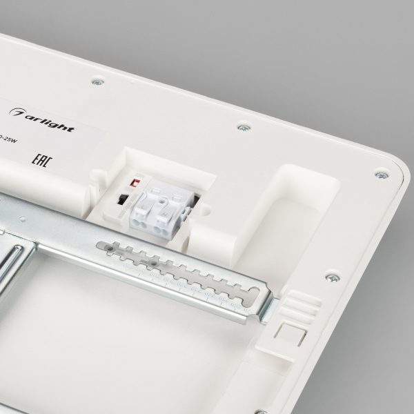 Встраиваемый светильник Arlight CL-Fiokk-S180x180-12W Day4000-Mix 034470 Встраиваемый светильник Arlight CL-Fiokk-S180x180-12W Day4000-Mix 034470