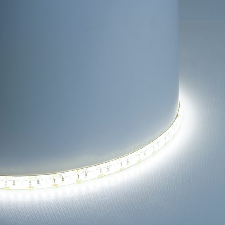 Светодиодная лента Feron LS626 12В 2835 17Вт/м 6500К 5м IP65 51640