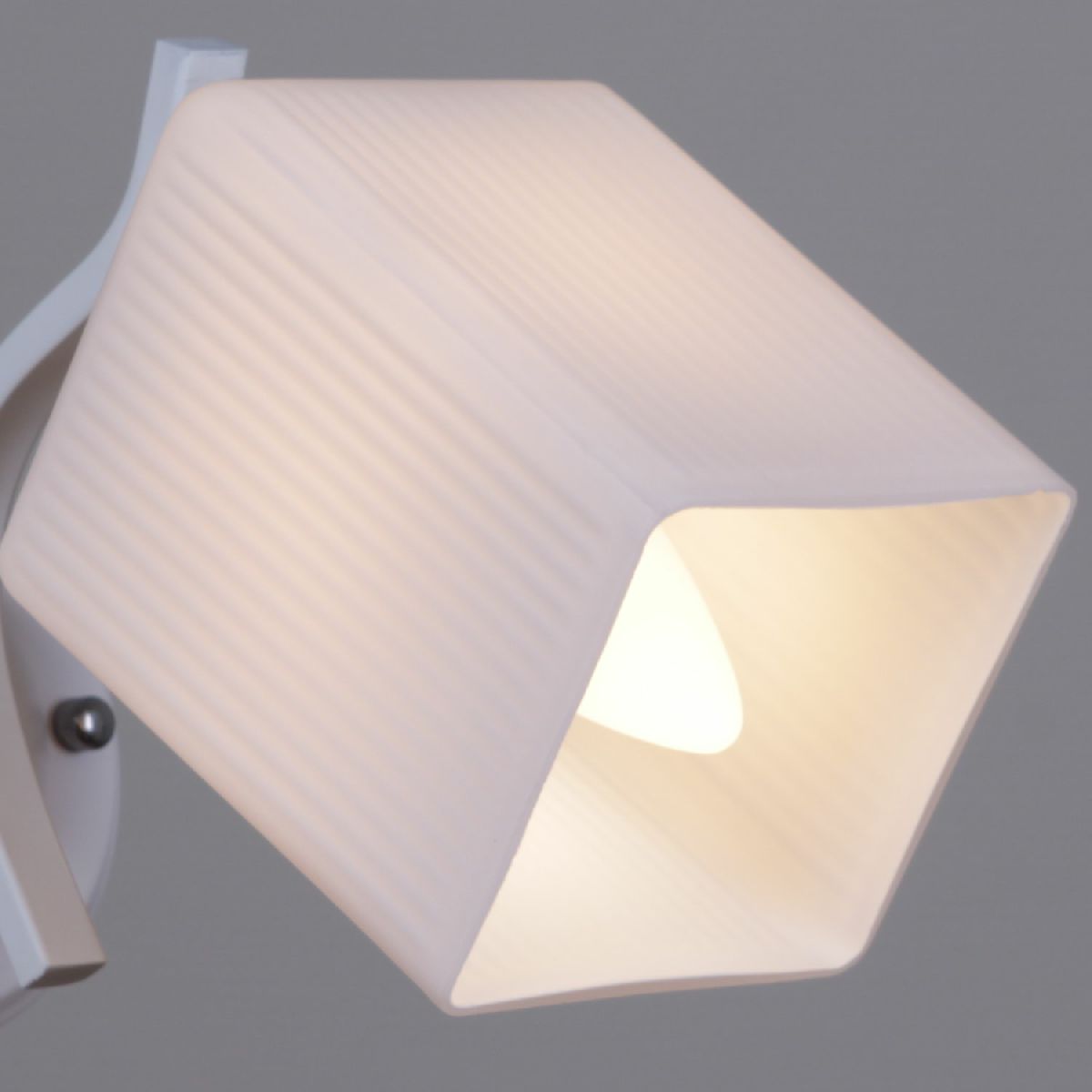 Бра Reluce 03323-0.2-01N Бра Reluce 03323-0.2-01N