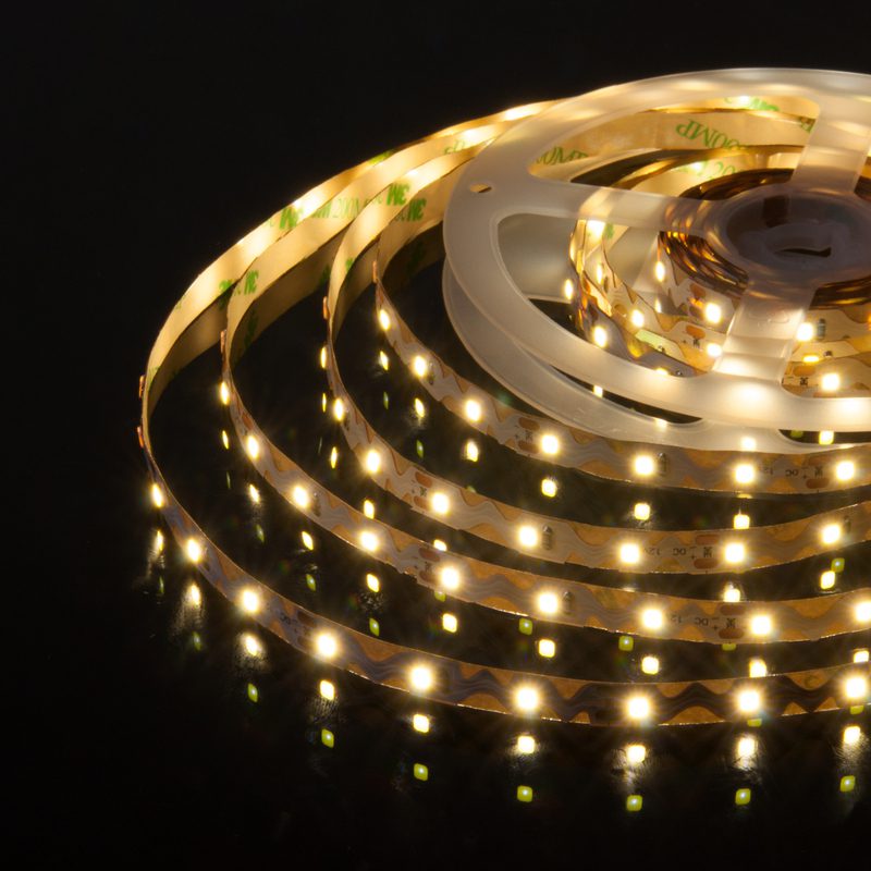 Светодиодная лента Elektrostandard гибкая 12V 6W 60Led 2835 IP20 дневной белый, 5м 4690389166969 Светодиодная лента Elektrostandard гибкая 12V 6W 60Led 2835 IP20 дневной белый, 5м 4690389166969