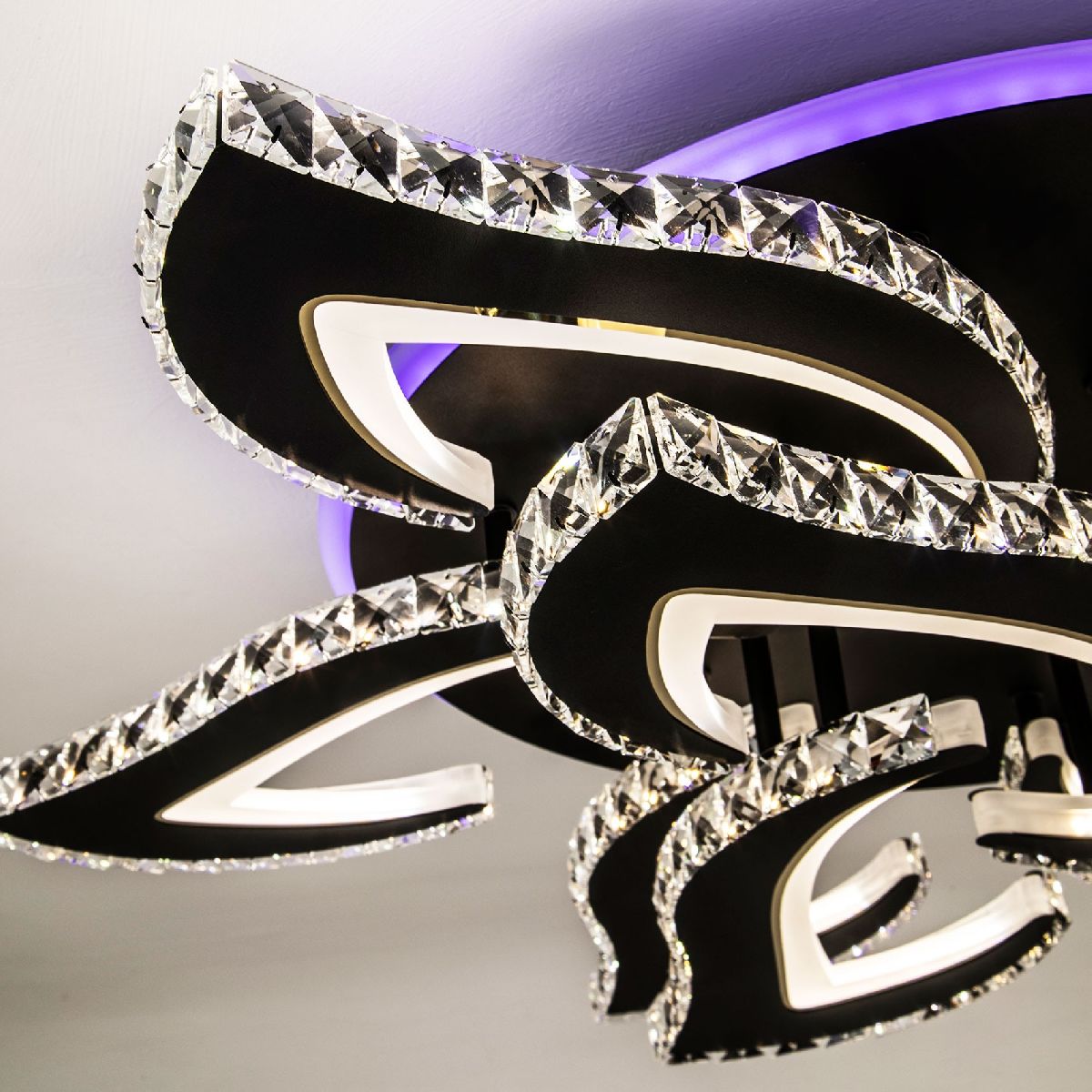 Потолочная люстра LED4U L2839-9 BK Потолочная люстра LED4U L2839-9 BK