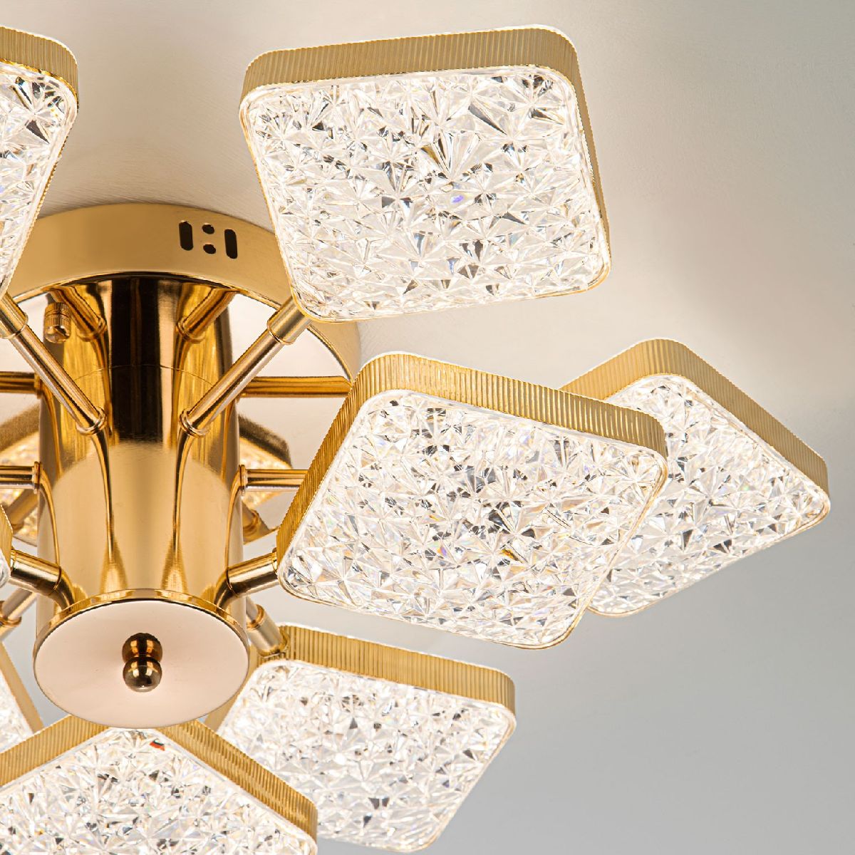 Потолочная люстра LED4U L8452-9 Потолочная люстра LED4U L8452-9