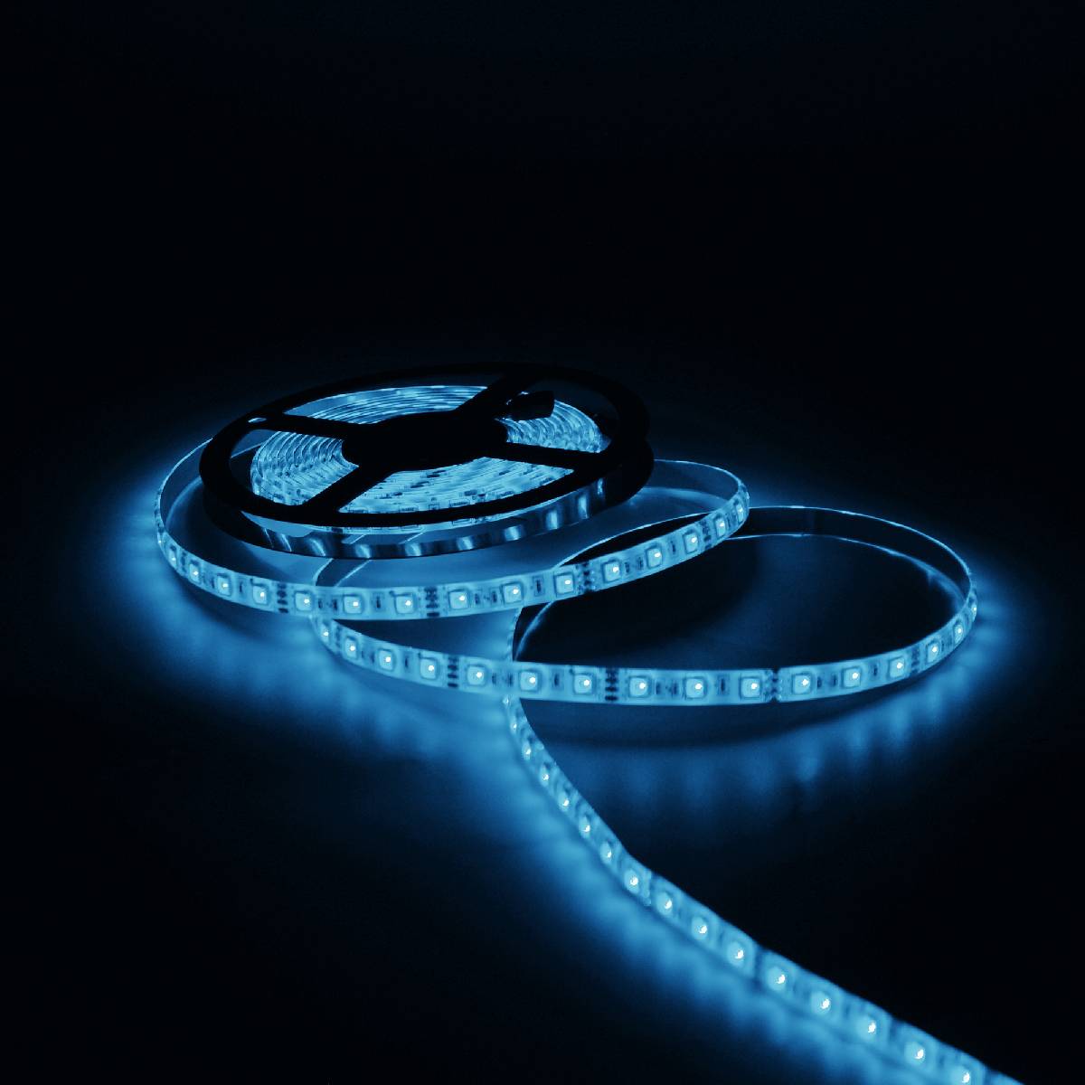 Светодиодная влагозащищенная лента Gauss 14,4W/m 60LED/m 5050SMD холодный белый 5M 311000314 Светодиодная влагозащищенная лента Gauss 14,4W/m 60LED/m 5050SMD холодный белый 5M 311000314