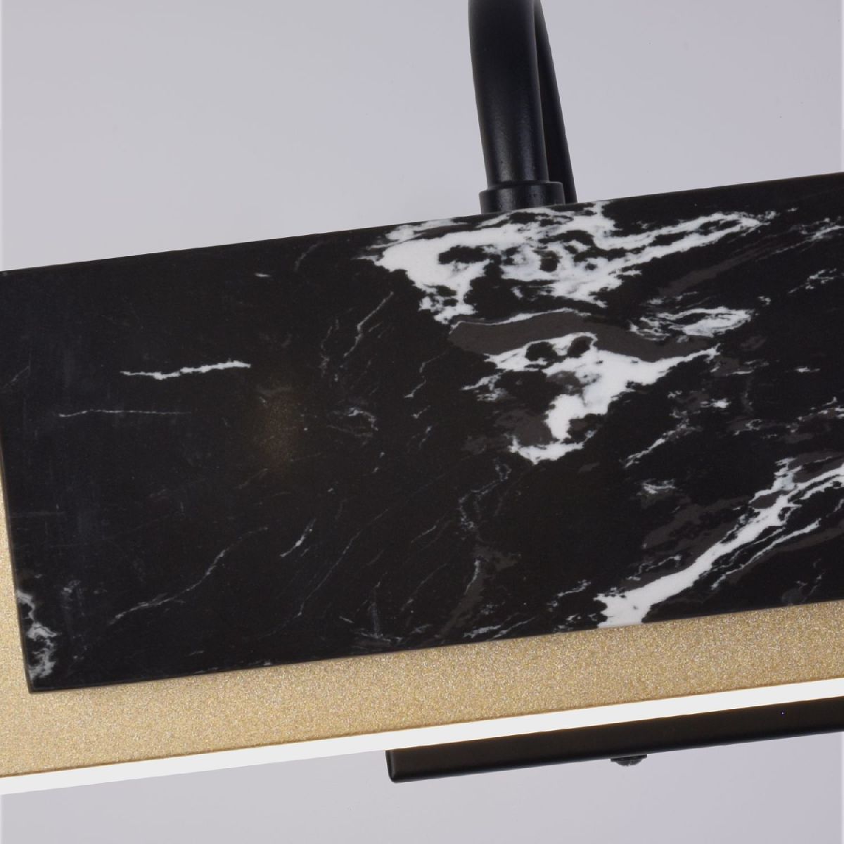 Настенный светильник Favourite Magestic 4110-1W Настенный светильник Favourite Magestic 4110-1W