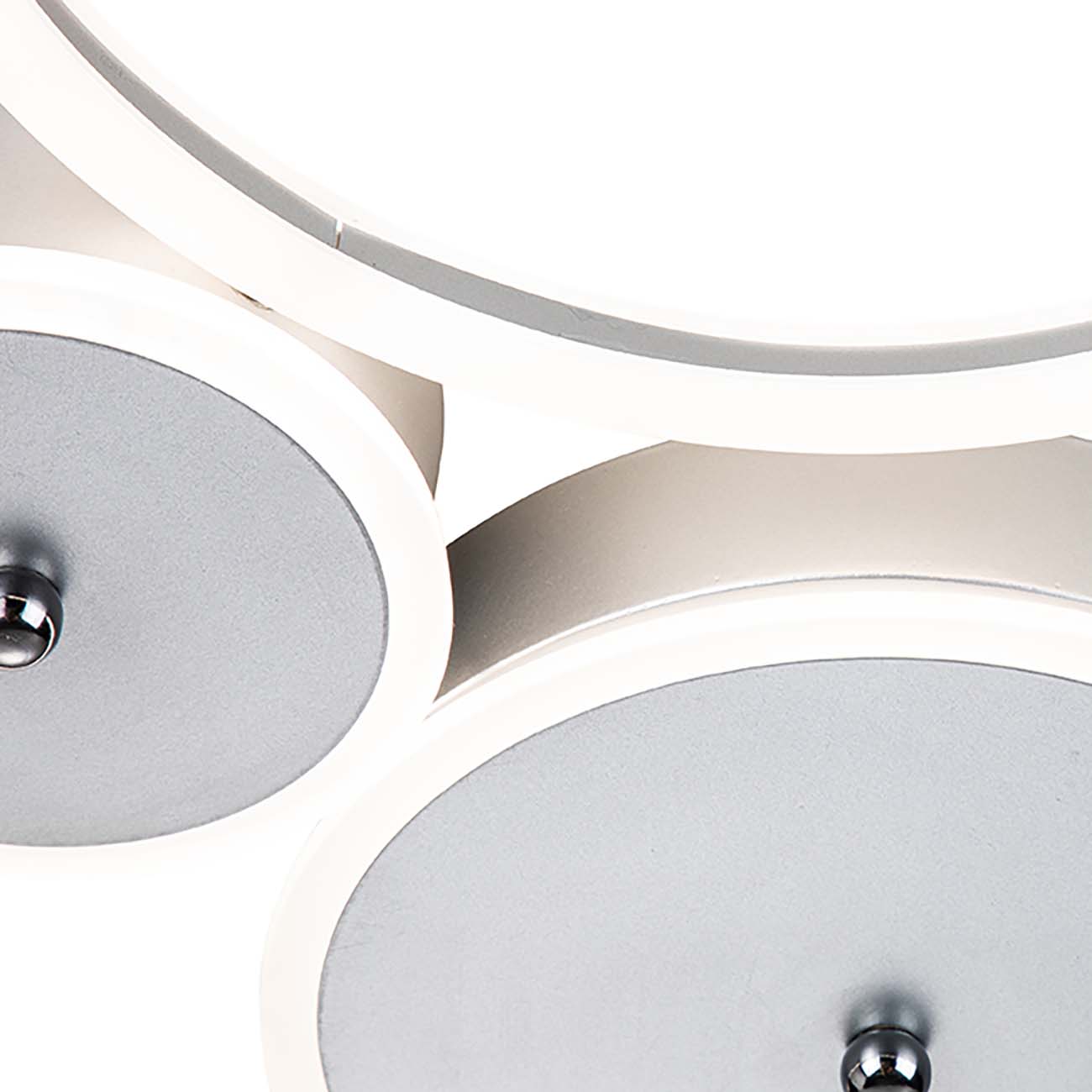 Потолочная люстра Escada Saturn 10268/6LED Silver Потолочная люстра Escada Saturn 10268/6LED Silver