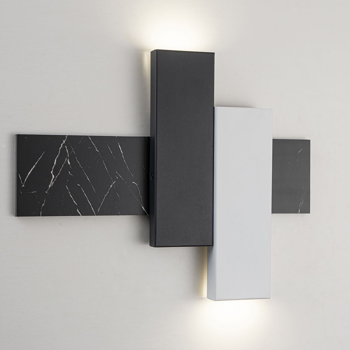 Настенный светильник Indigo Avanzato 14023/2W Black stone V000120L Настенный светильник Indigo Avanzato 14023/2W Black stone V000120L