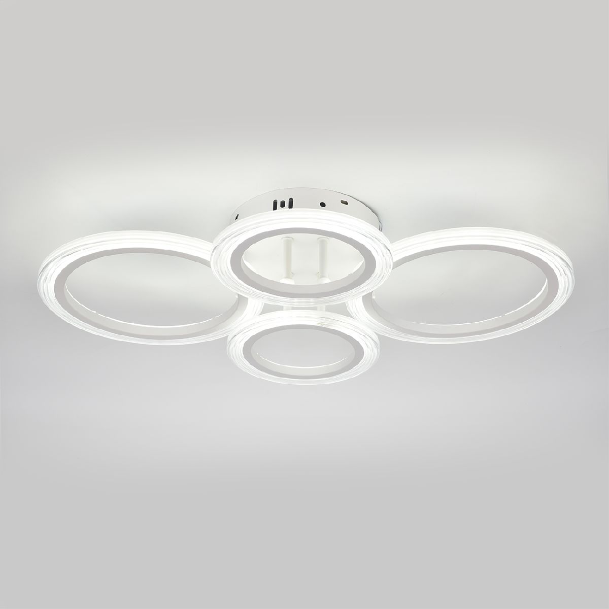 Потолочная люстра Escada Avani 10258/4LED Потолочная люстра Escada Avani 10258/4LED