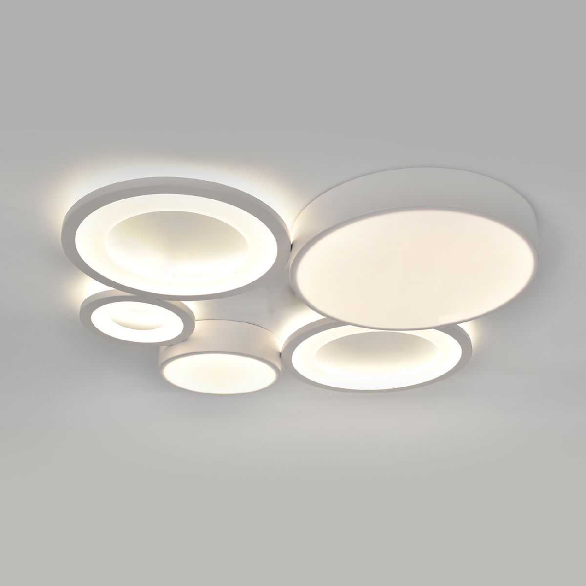 Потолочная люстра Escada Streamline 10286/5LED Потолочная люстра Escada Streamline 10286/5LED