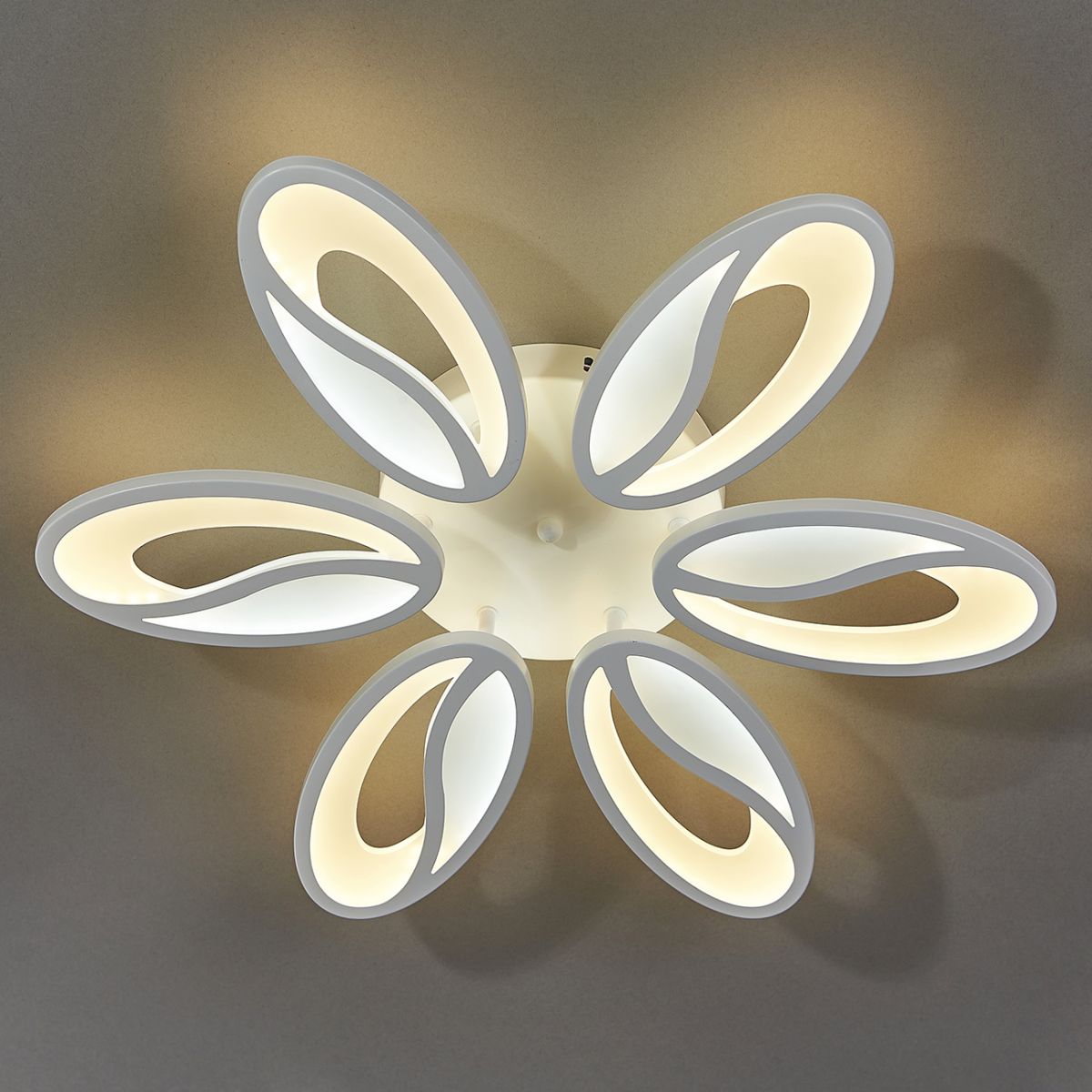 Потолочная люстра Escada Grain 10222/6LED 93W Потолочная люстра Escada Grain 10222/6LED 93W