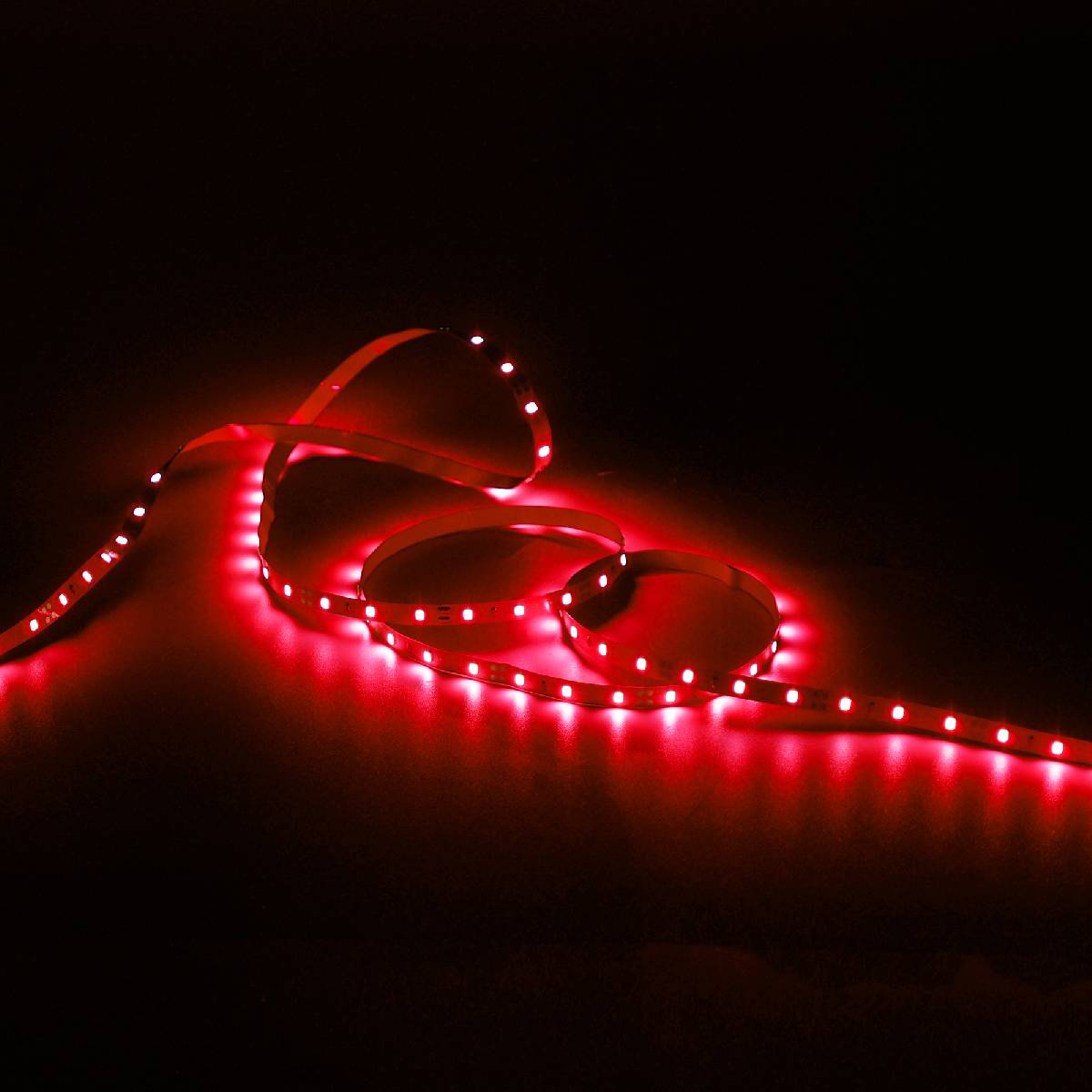 Светодиодная лента Gauss 4,8W/m 60LED/m 2835SMD красный 5M 355000705 Светодиодная лента Gauss 4,8W/m 60LED/m 2835SMD красный 5M 355000705
