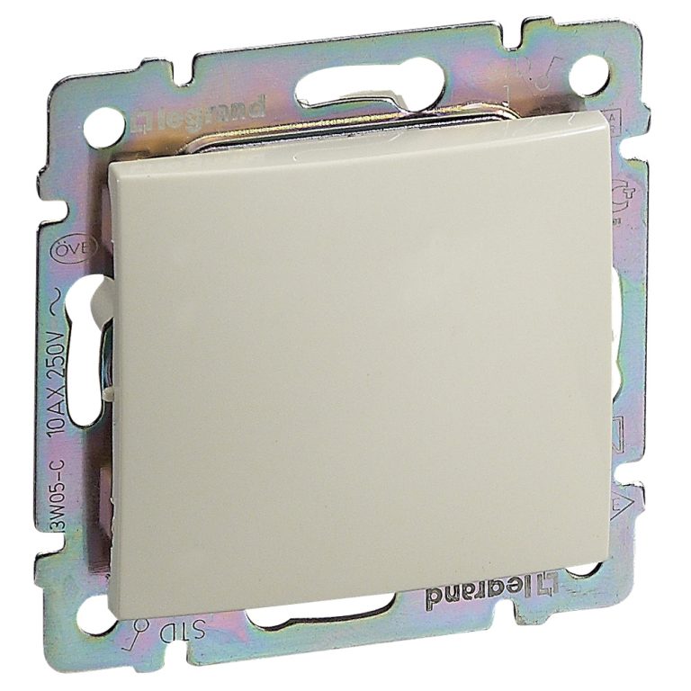 Переключатель одноклавишный Legrand Valena Classic 695602